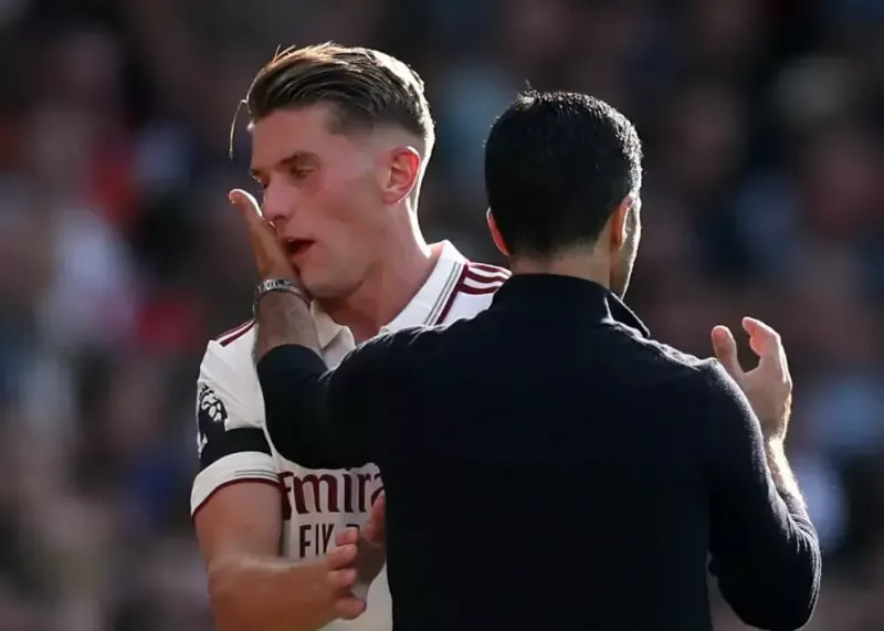 حمایت آرتتا از مهاجم ناکام: گل نزدن طبیعی است!